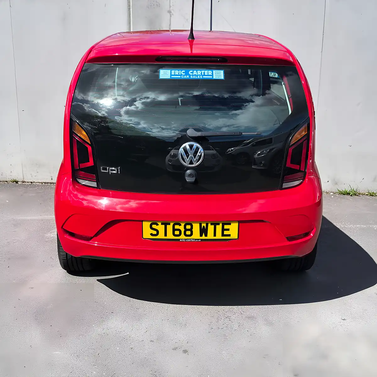 Used 2018 Volkswagen Move Up! Flame Red - Interior and Exterior details 3