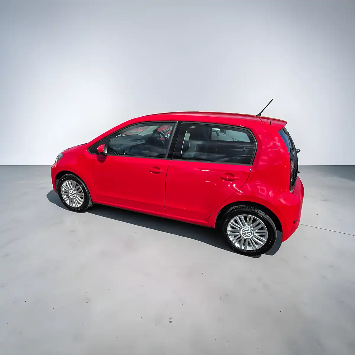 Used 2018 Volkswagen Move Up! Flame Red - Interior and Exterior details 5