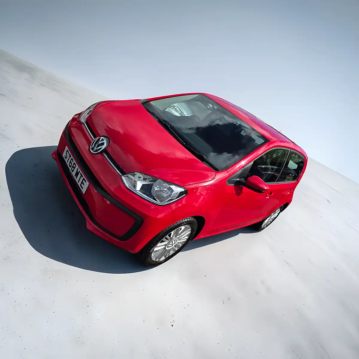Used 2018 Volkswagen Move Up! Flame Red - Interior and Exterior details 6