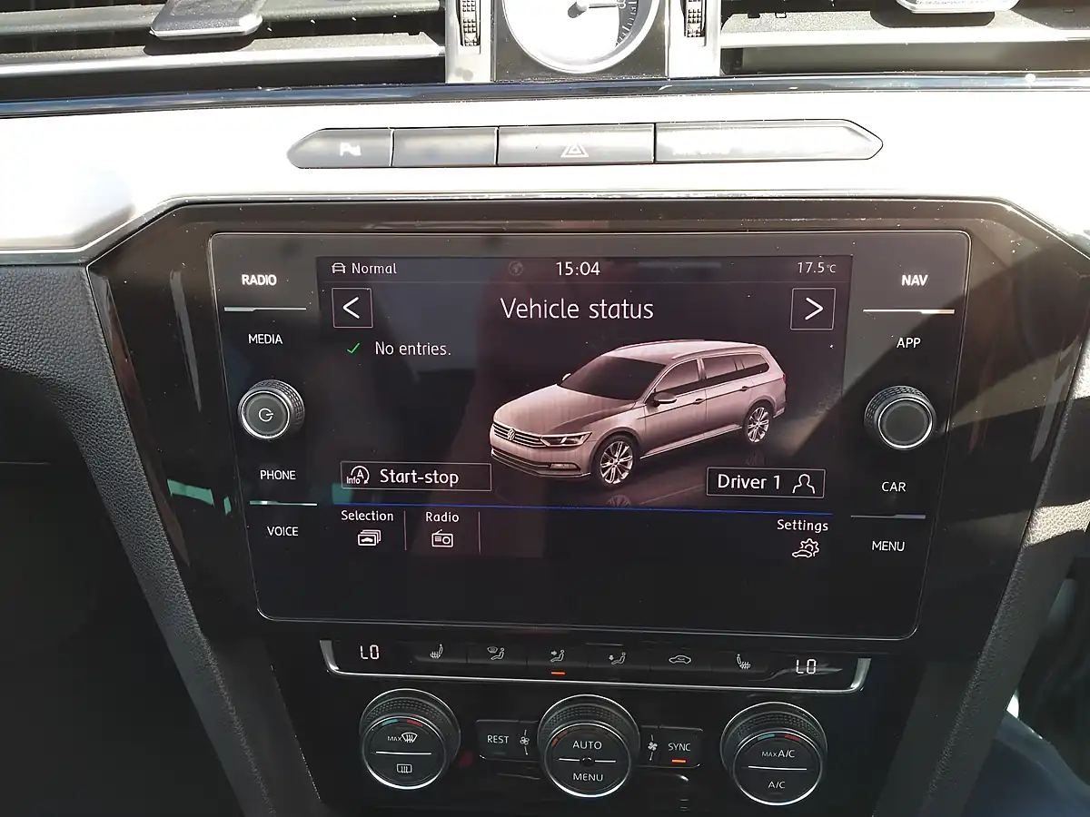 Used 2018 Volkswagen Passat GT Black - Interior and Exterior details 17