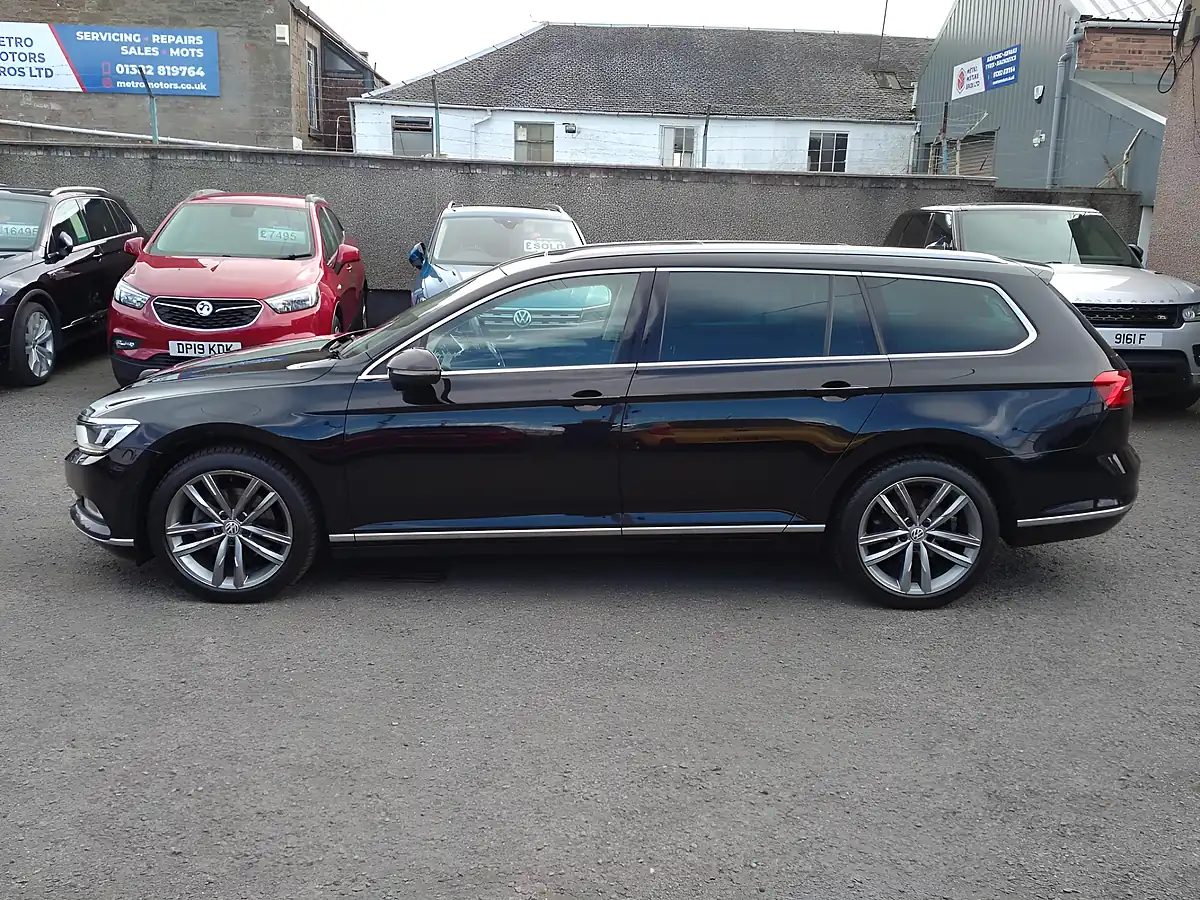 Used 2018 Volkswagen Passat GT Black - Interior and Exterior details 3