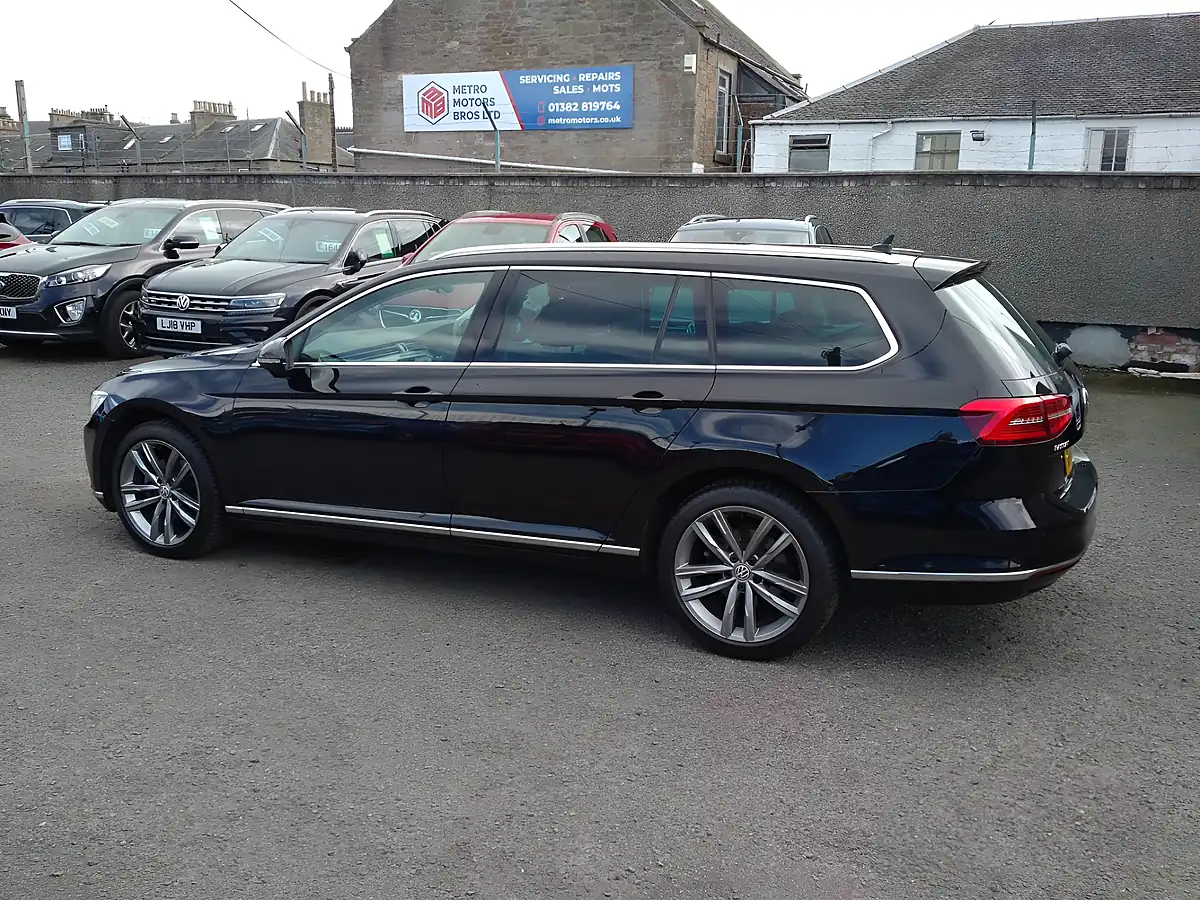 Used 2018 Volkswagen Passat GT Black - Interior and Exterior details 4