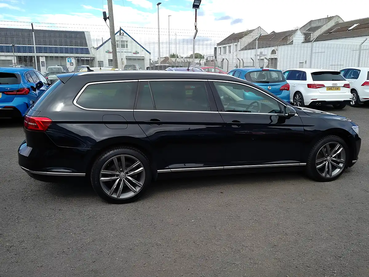 Used 2018 Volkswagen Passat GT Black - Interior and Exterior details 8
