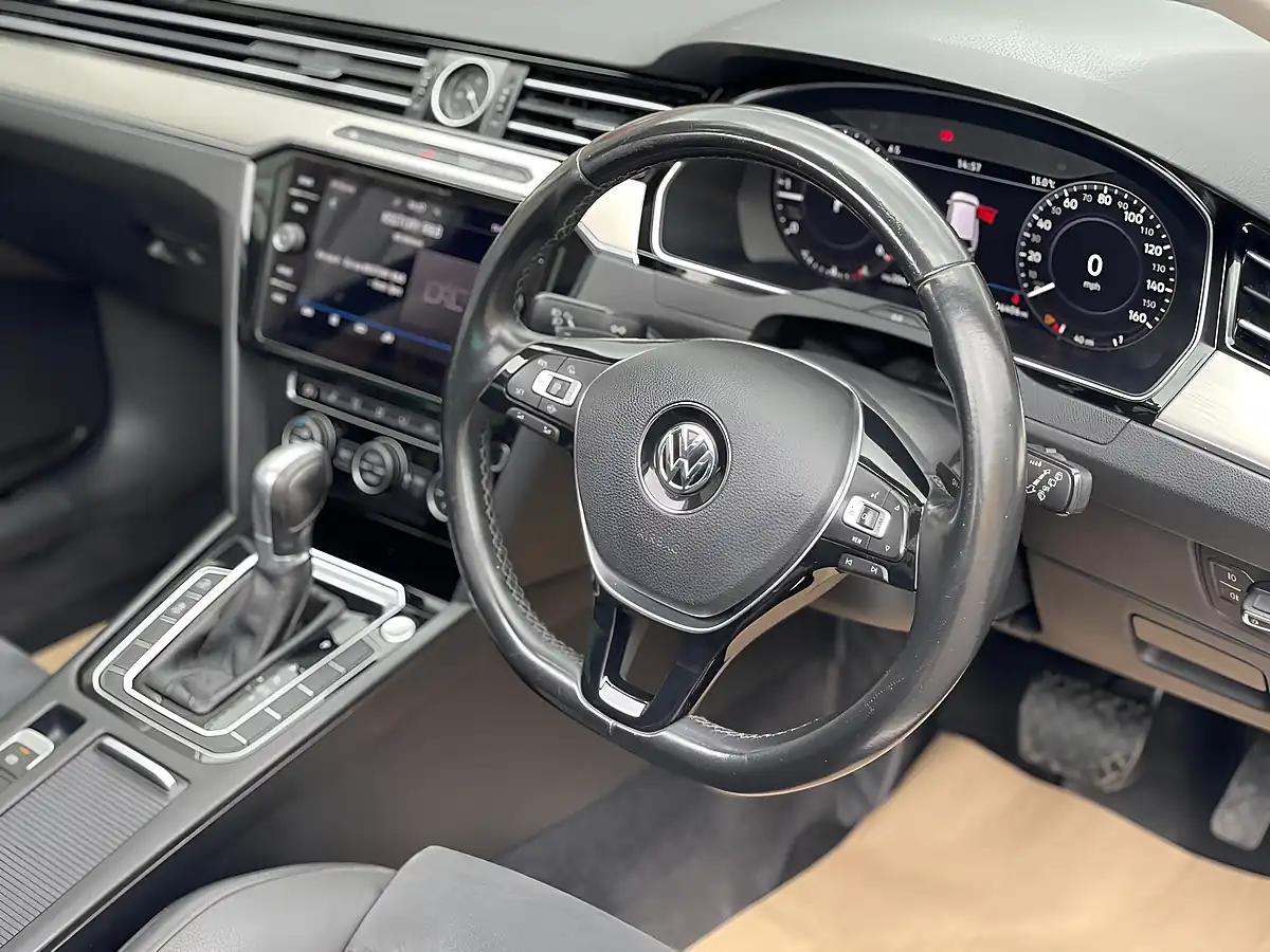 Used 2018 Volkswagen Passat GT Grey - Interior and Exterior details 7