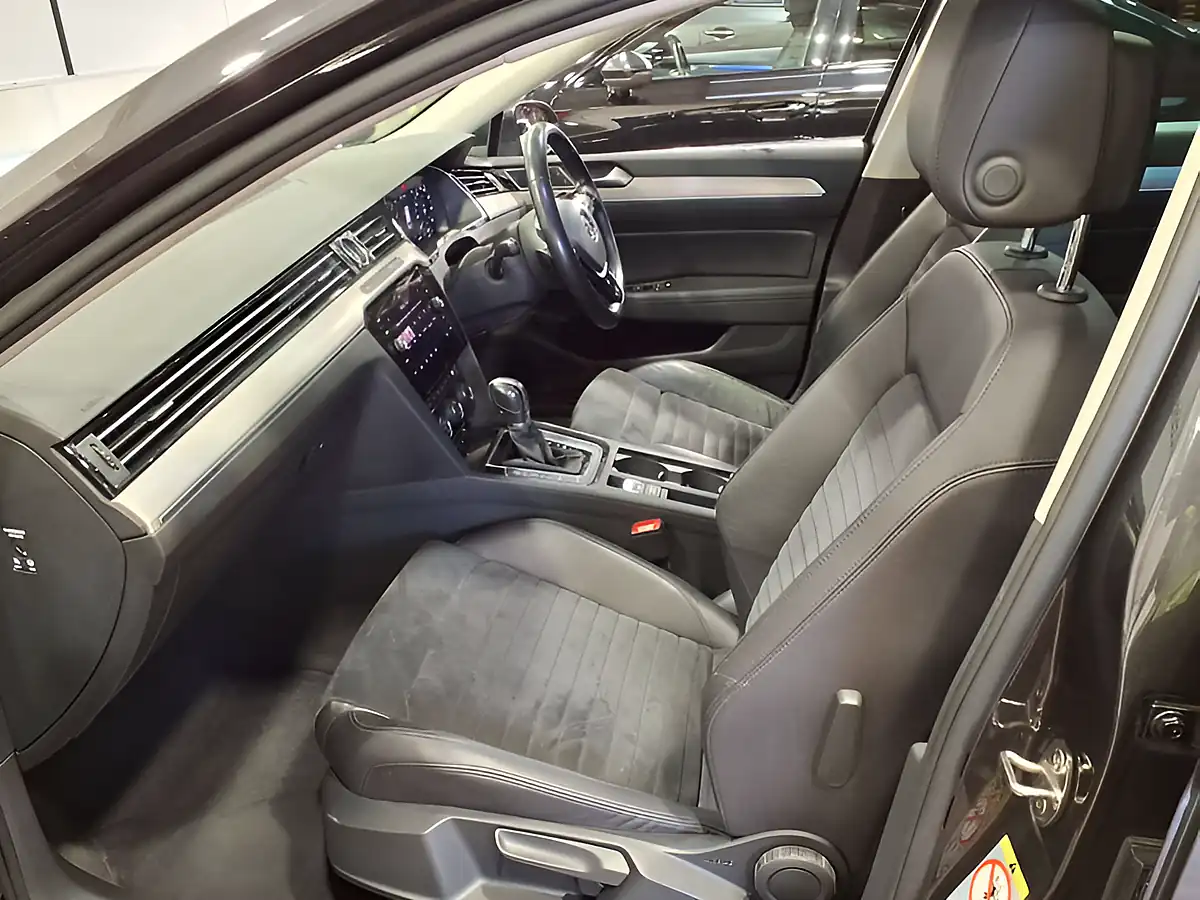 Used 2018 Volkswagen Passat GT Grey - Interior and Exterior details 12