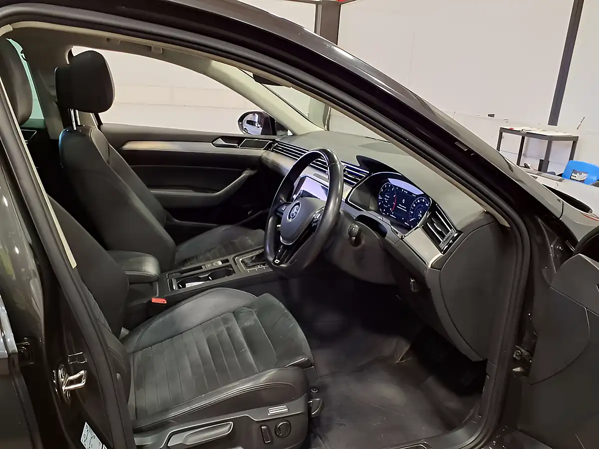 Used 2018 Volkswagen Passat GT Grey - Interior and Exterior details 13