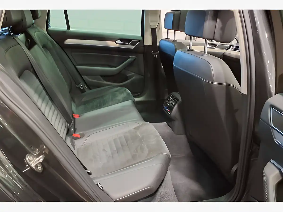 Used 2018 Volkswagen Passat GT Grey - Interior and Exterior details 16