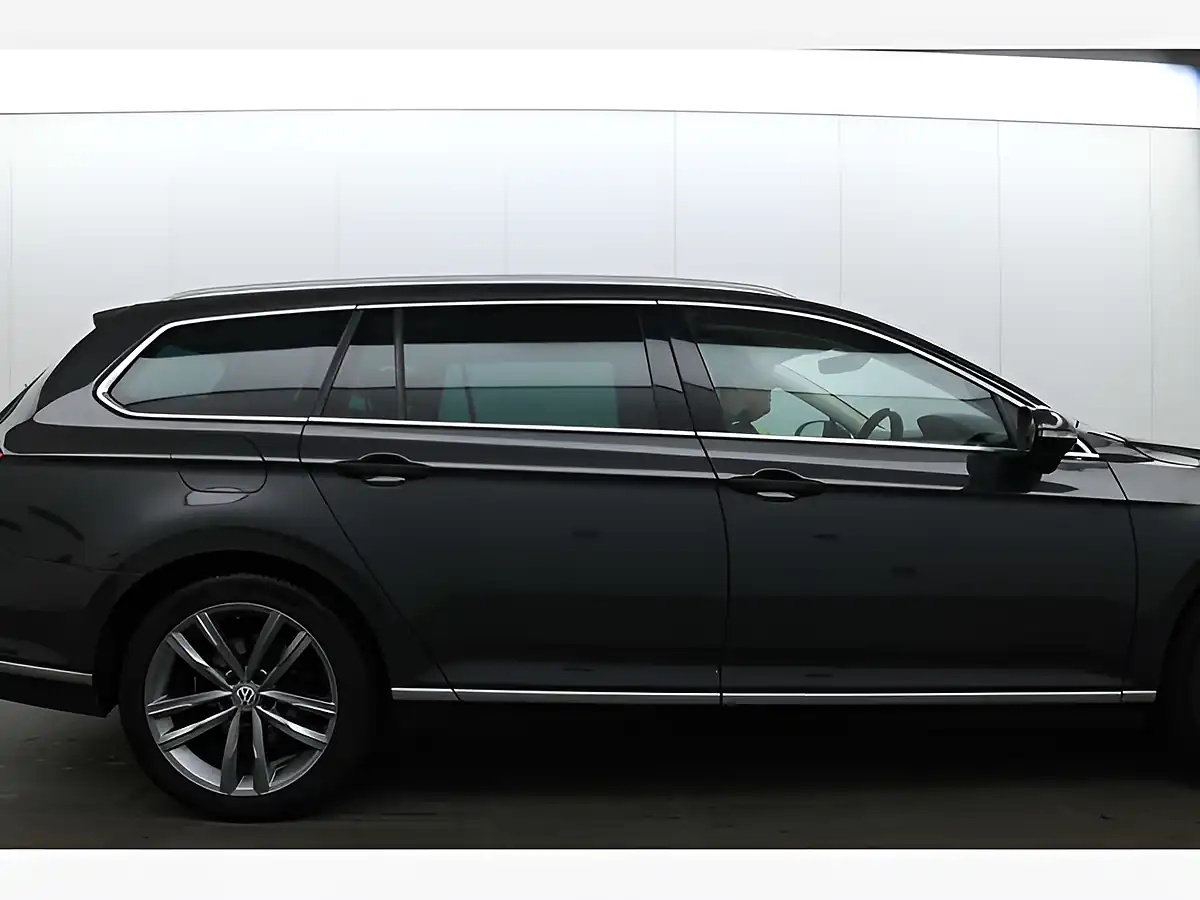 Used 2018 Volkswagen Passat GT Grey - Interior and Exterior details 6