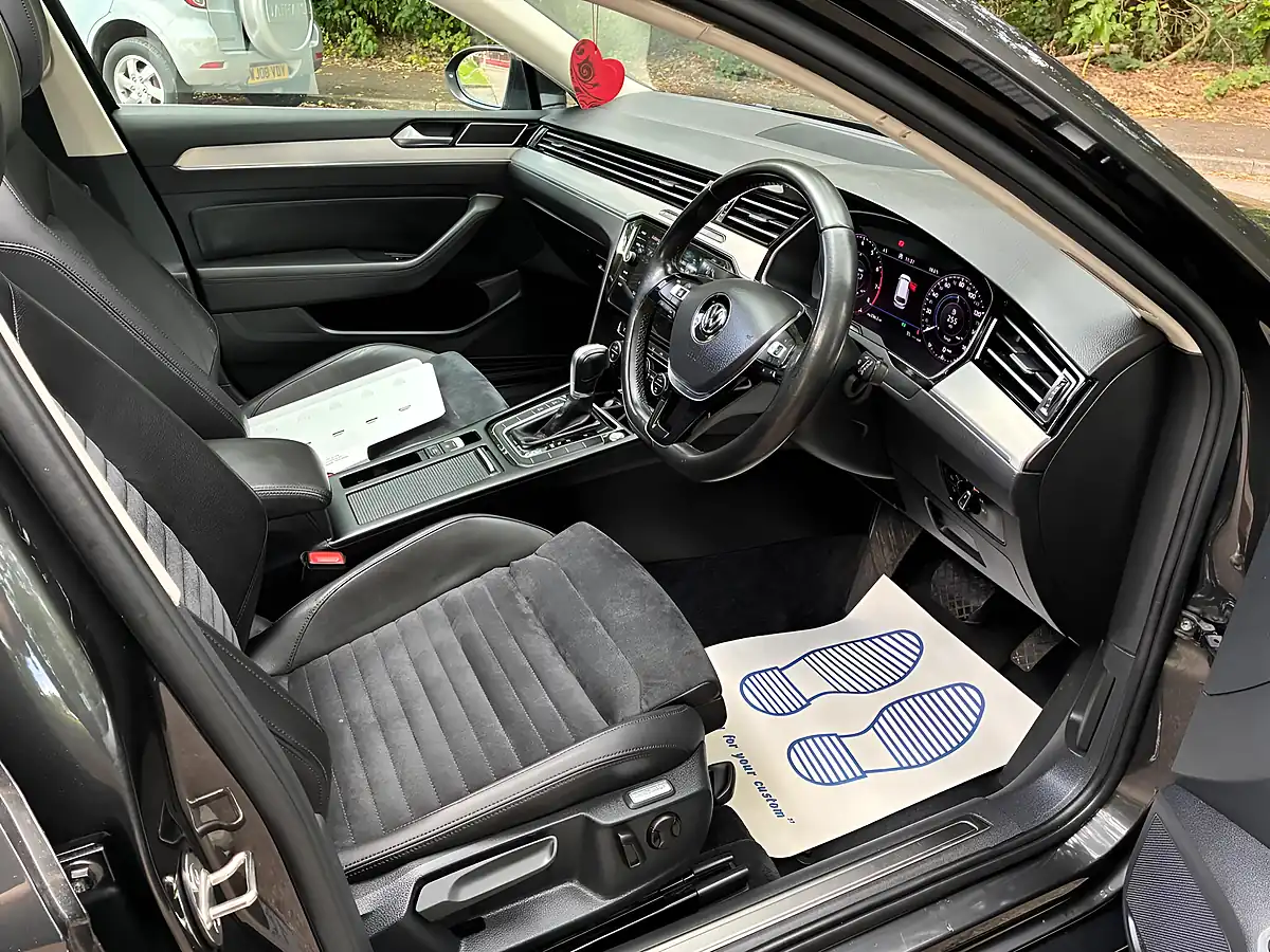 Used 2018 Volkswagen Passat GT Grey - Interior and Exterior details 15