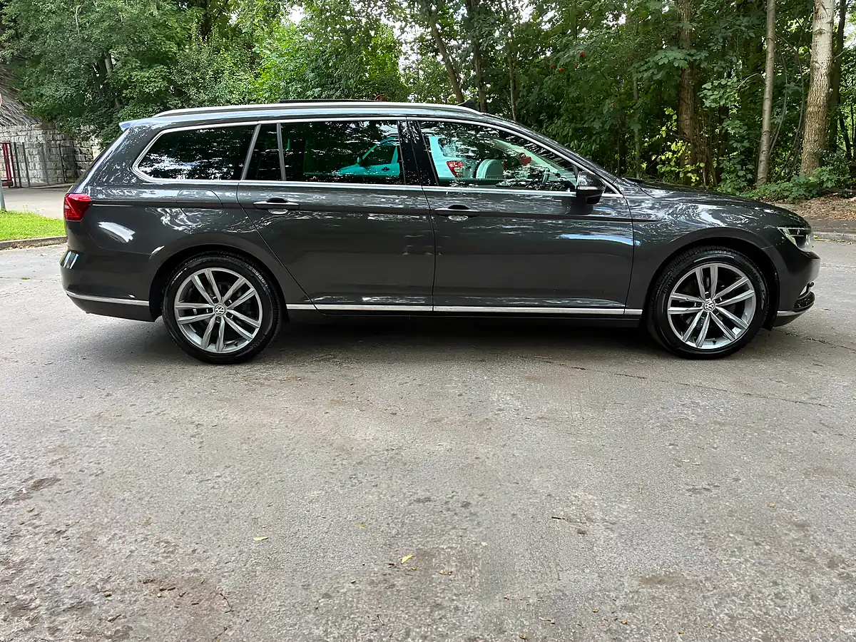 Used 2018 Volkswagen Passat GT Grey - Interior and Exterior details 5