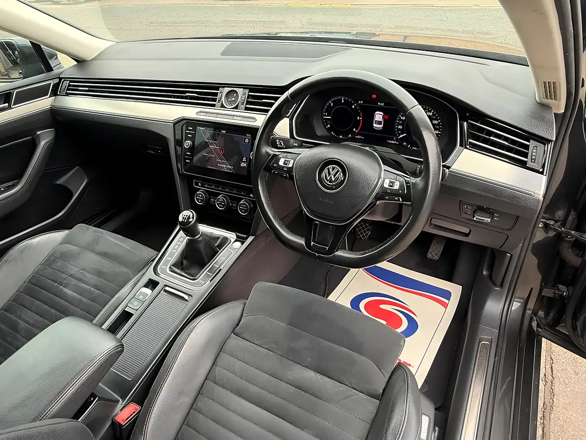 Used 2018 Volkswagen Passat GT Manganese Grey - Interior and Exterior details 9