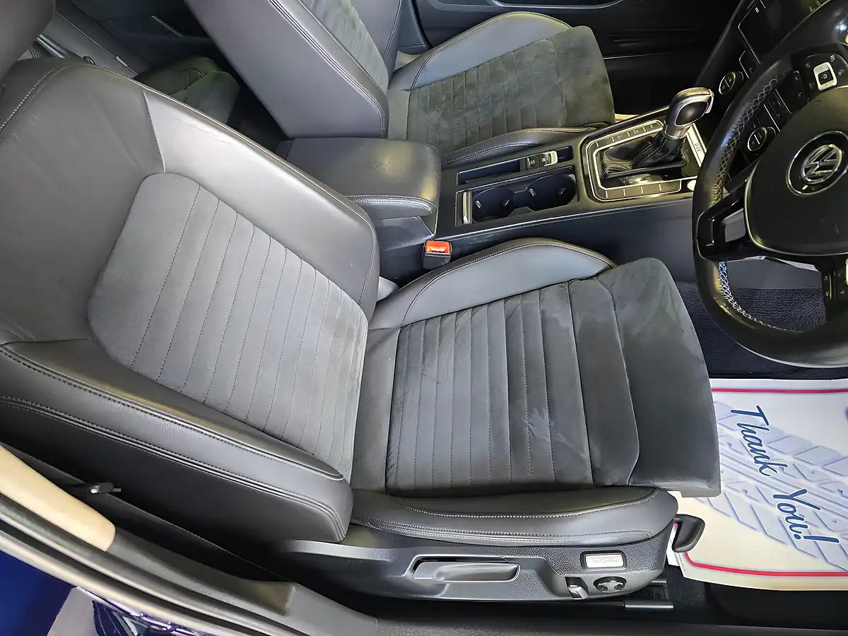 Used 2018 Volkswagen Passat Gte Blue - Interior and Exterior details 13