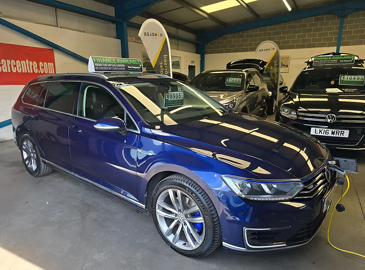 Used 2018 Volkswagen Passat Gte Blue - Interior and Exterior details 2