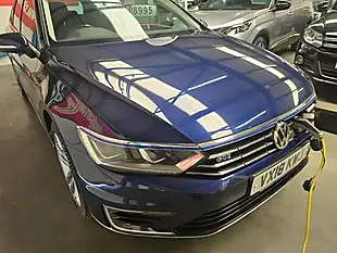 Used 2018 Volkswagen Passat Gte Blue - Interior and Exterior details 7