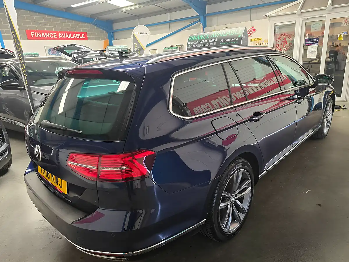 Used 2018 Volkswagen Passat Gte Blue - Interior and Exterior details 9