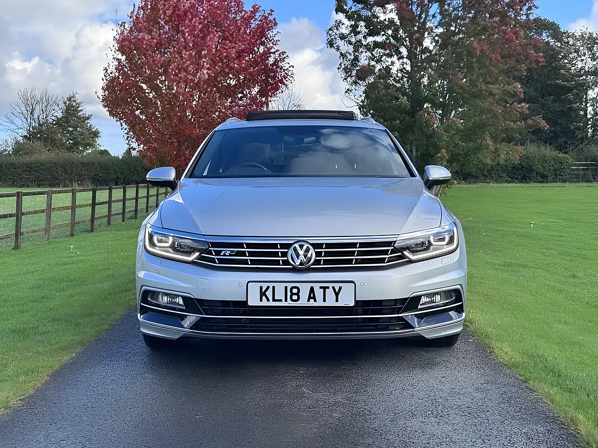 Used 2018 Volkswagen Passat R-Line Silver - Interior and Exterior details 10
