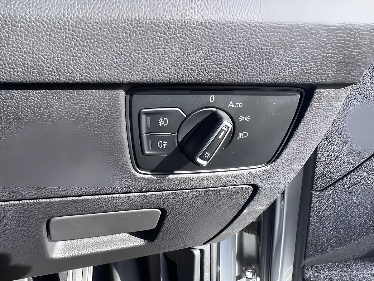 Used 2018 Volkswagen Passat R-Line Silver - Interior and Exterior details 11
