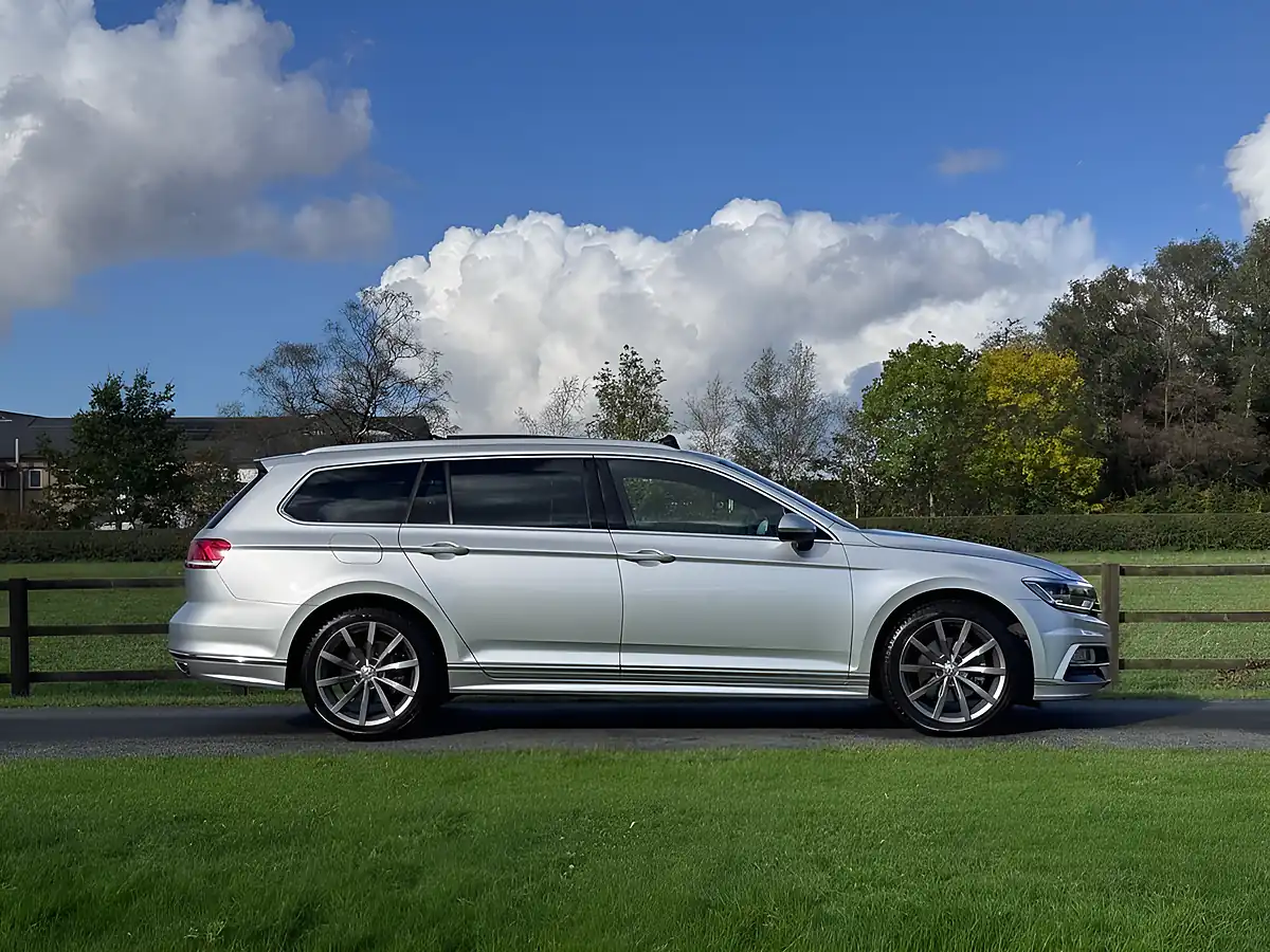 Used 2018 Volkswagen Passat R-Line Silver - Interior and Exterior details 3