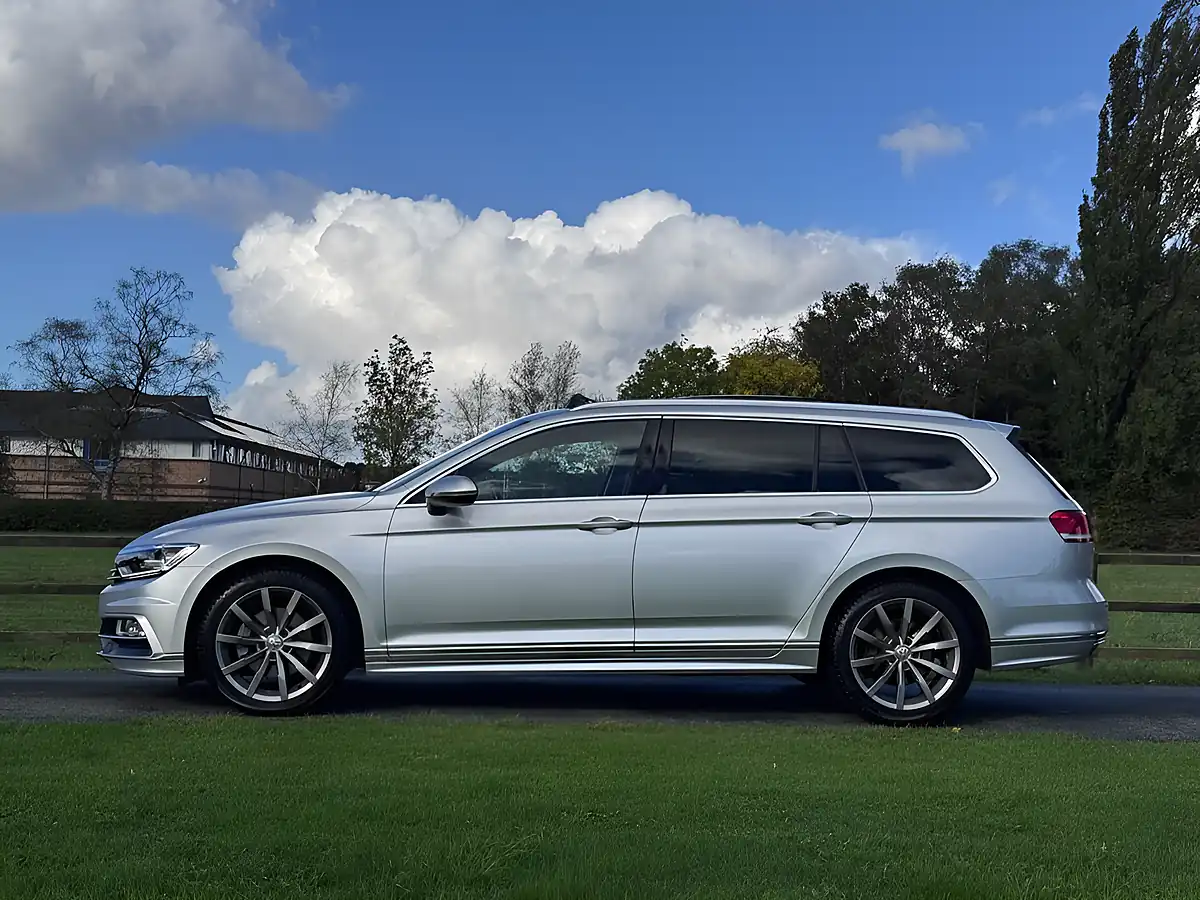 Used 2018 Volkswagen Passat R-Line Silver - Interior and Exterior details 7