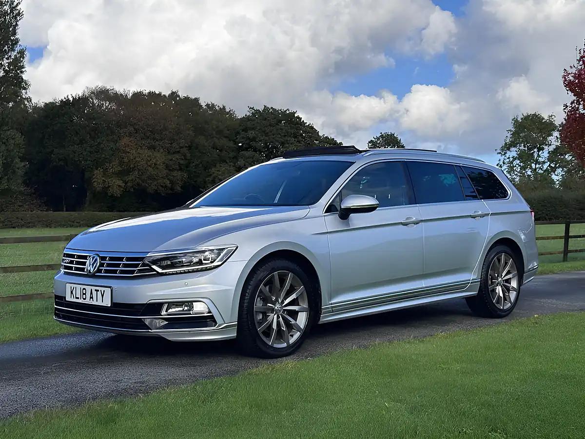 Used 2018 Volkswagen Passat R-Line Silver - Interior and Exterior details 8