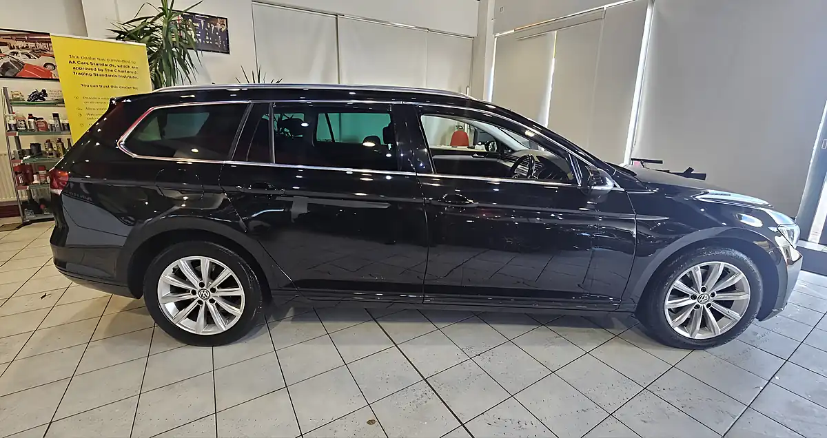 Used 2018 Volkswagen Passat Se Business Black - Interior and Exterior details 8