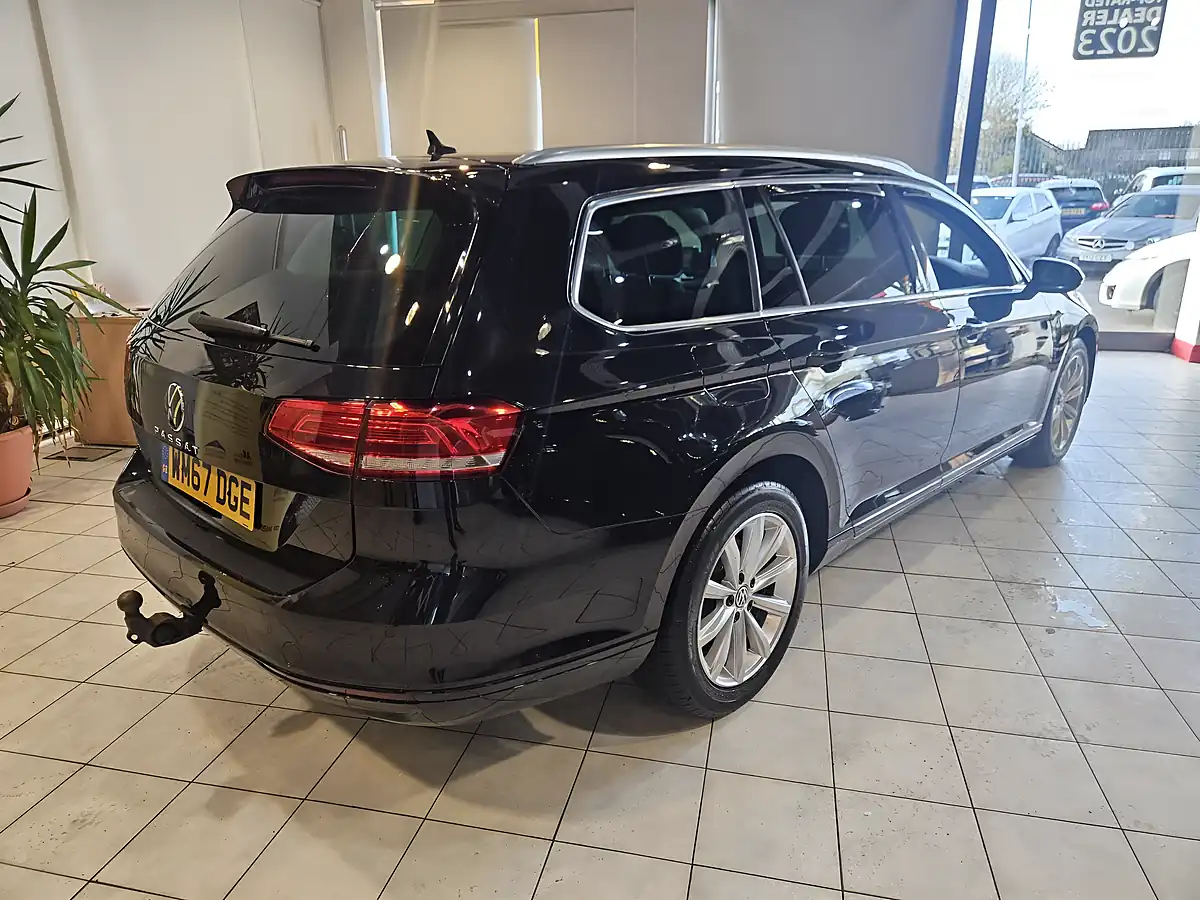 Used 2018 Volkswagen Passat Se Business Black - Interior and Exterior details 9