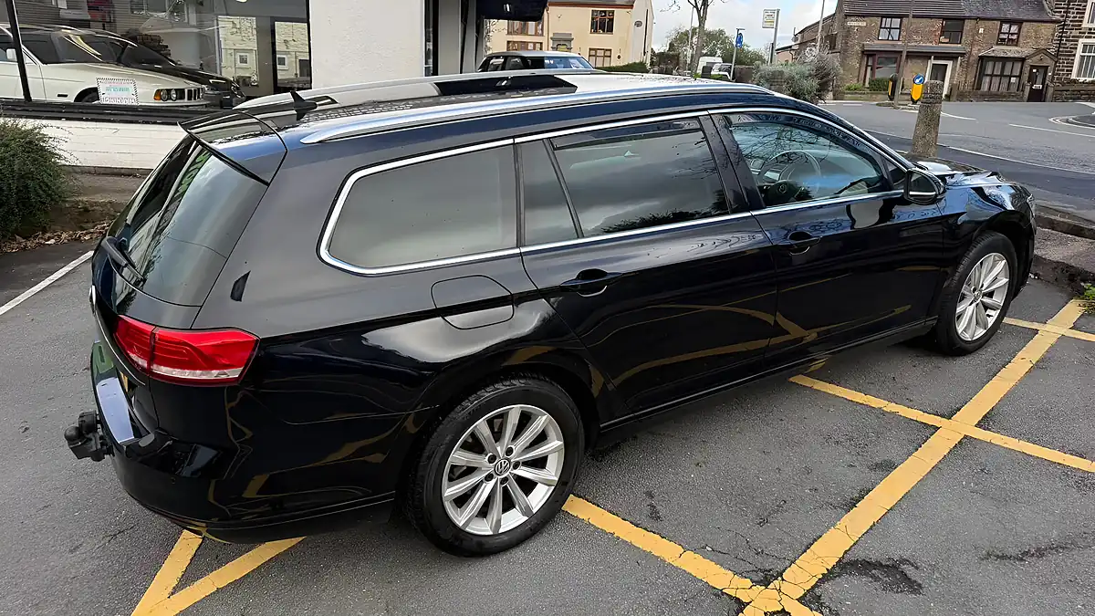 Used 2018 Volkswagen Passat Se Business Black - Interior and Exterior details 11
