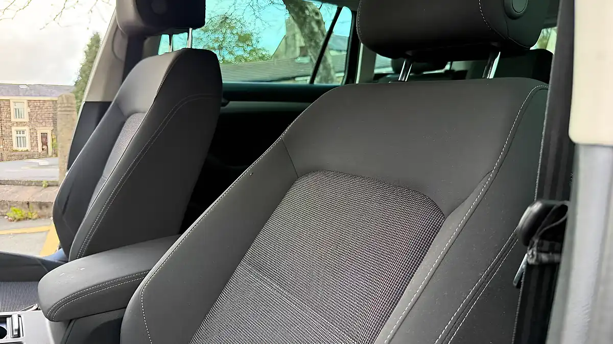 Used 2018 Volkswagen Passat Se Business Black - Interior and Exterior details 16