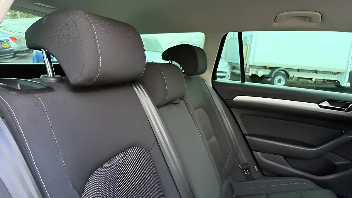 Used 2018 Volkswagen Passat Se Business Black - Interior and Exterior details 17