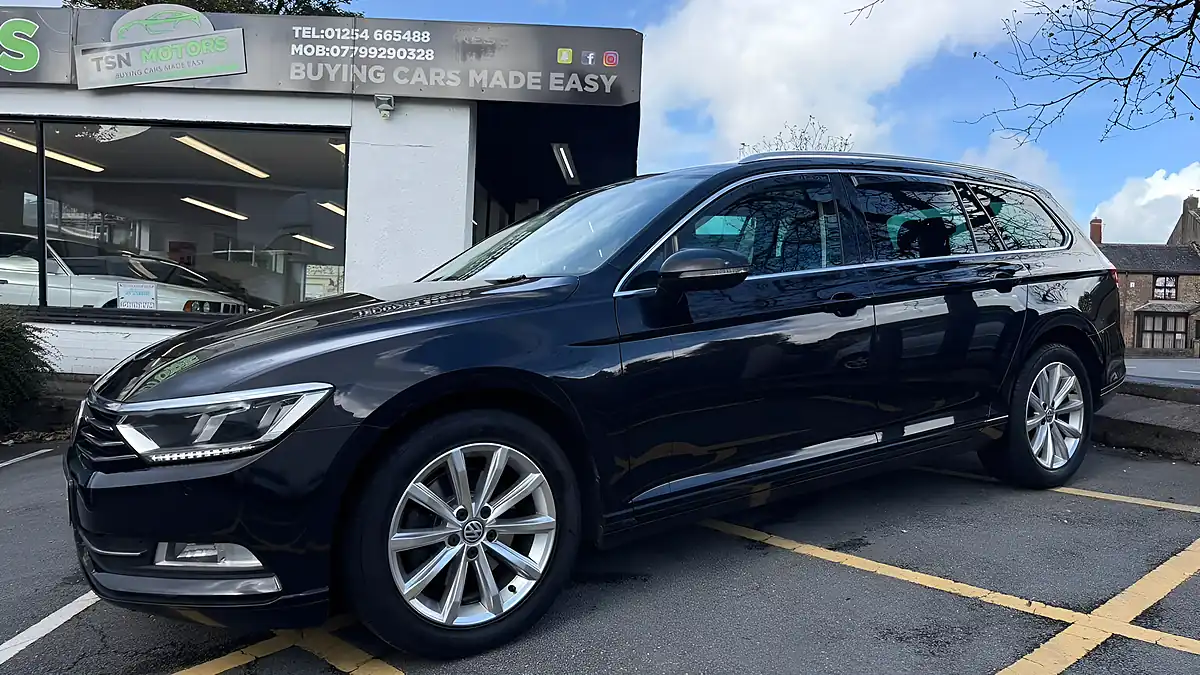 Used 2018 Volkswagen Passat Se Business Black - Interior and Exterior details 7