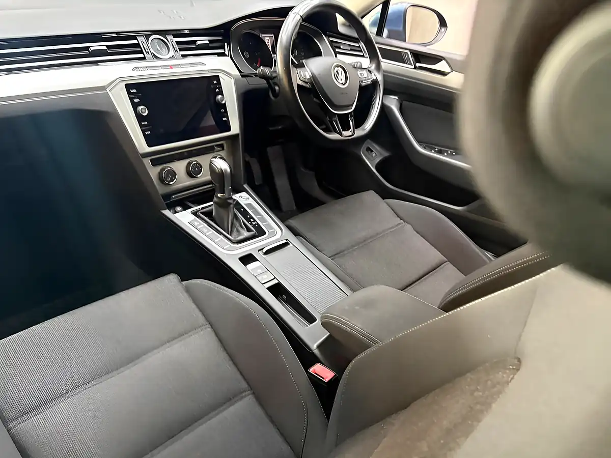 Used 2018 Volkswagen Passat Se Business Blue - Interior and Exterior details 10