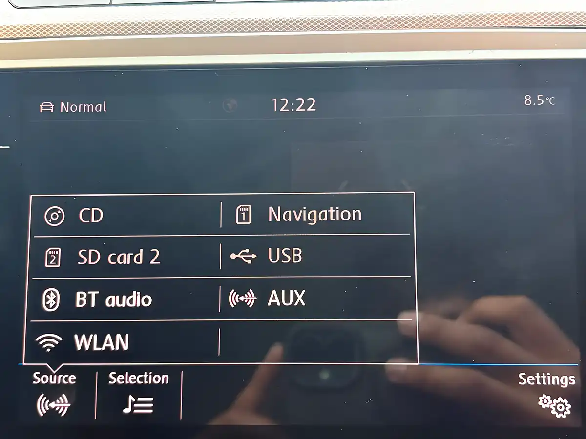 Used 2018 Volkswagen Passat Se Business Blue - Interior and Exterior details 14