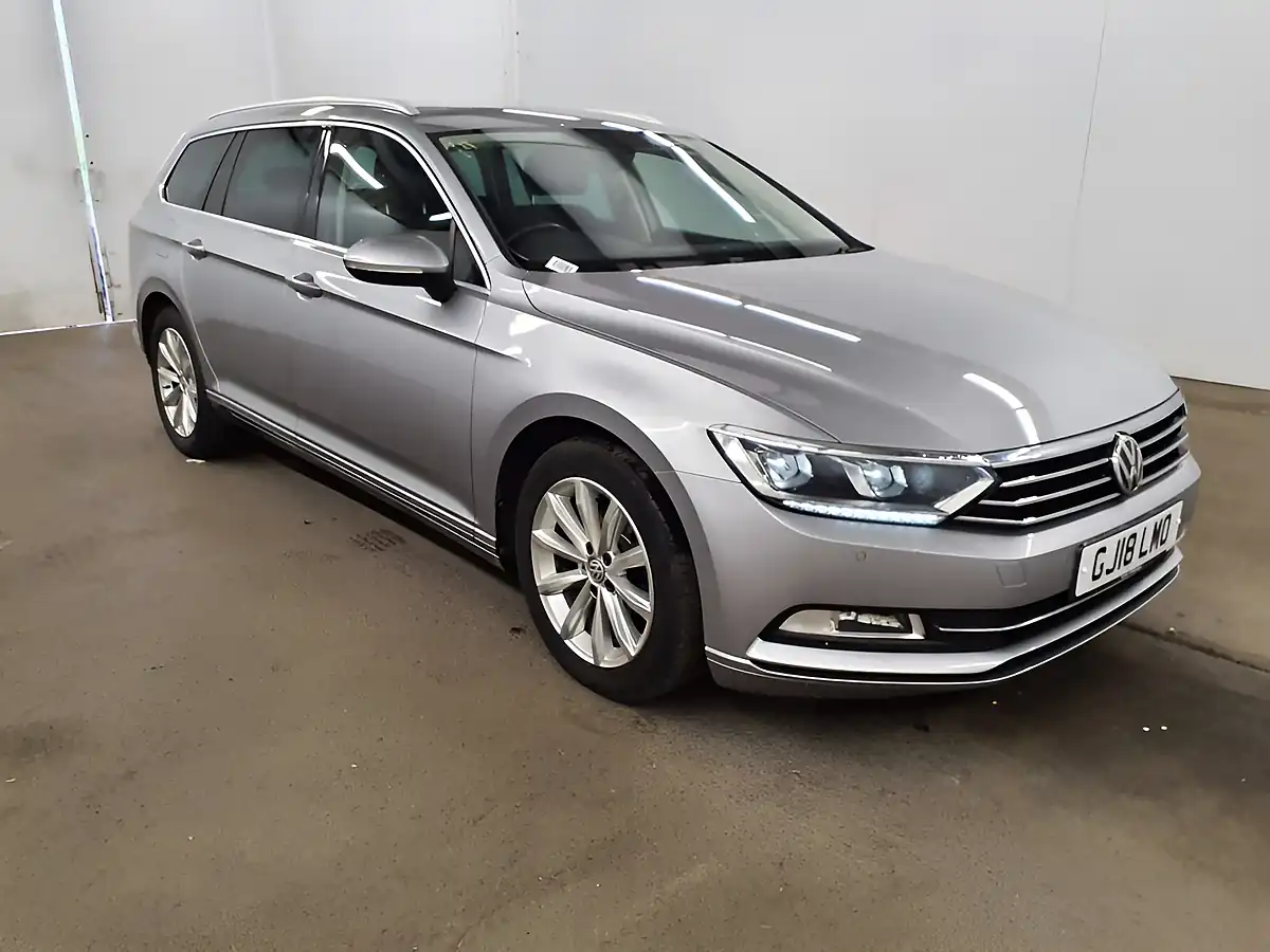 Used 2018 Volkswagen Passat Se Business Edition Silver - Front View