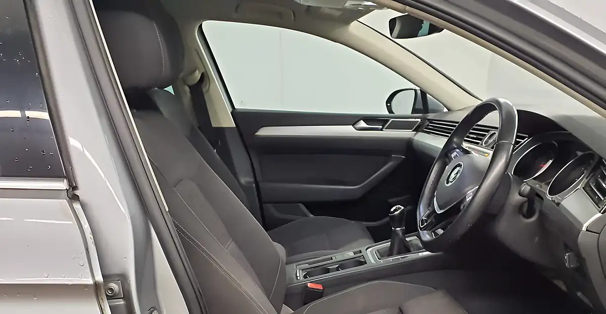 Used 2018 Volkswagen Passat Se Business Edition Silver - Interior and Exterior details 2