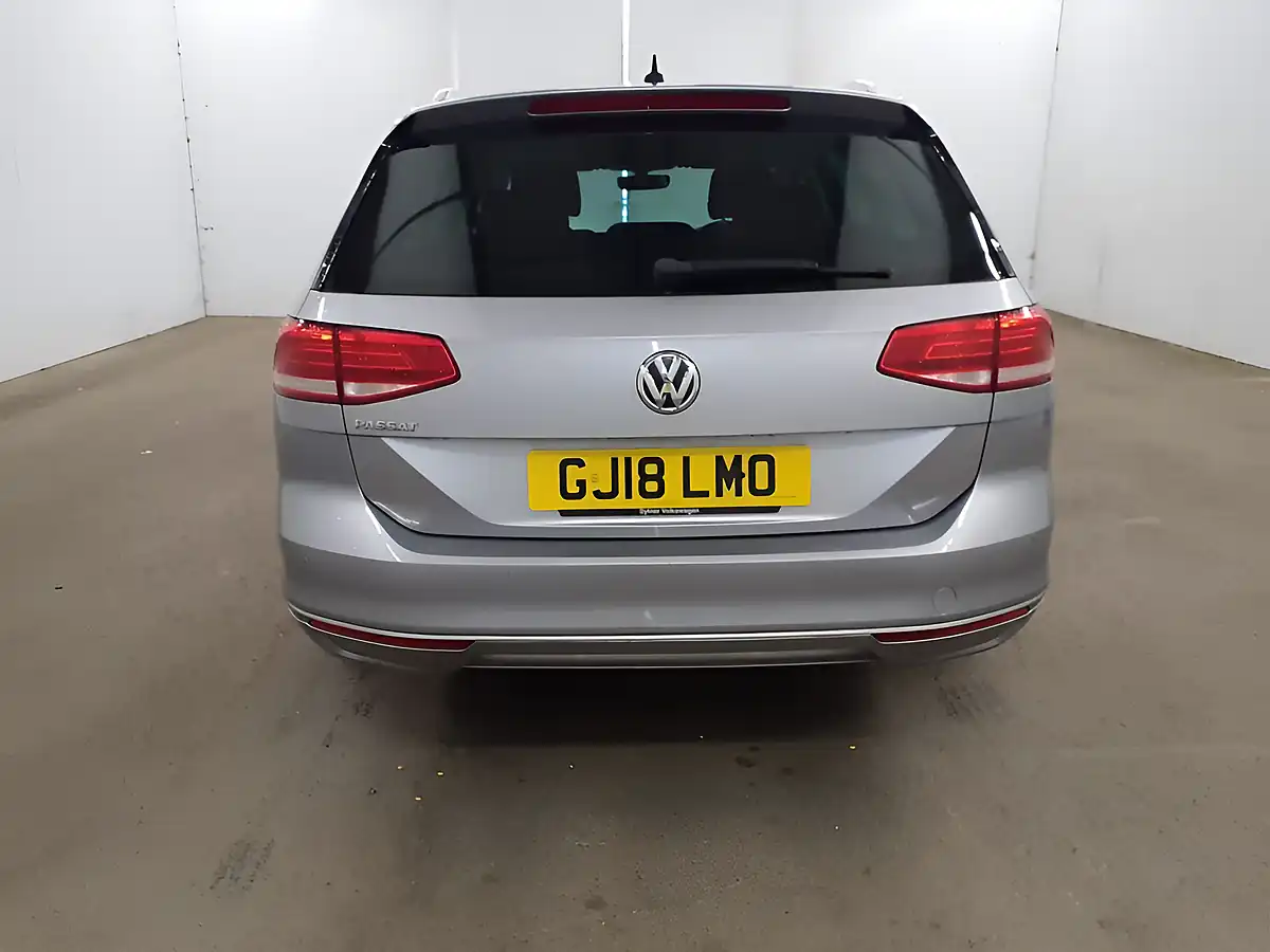 Used 2018 Volkswagen Passat Se Business Edition Silver - Interior and Exterior details 6