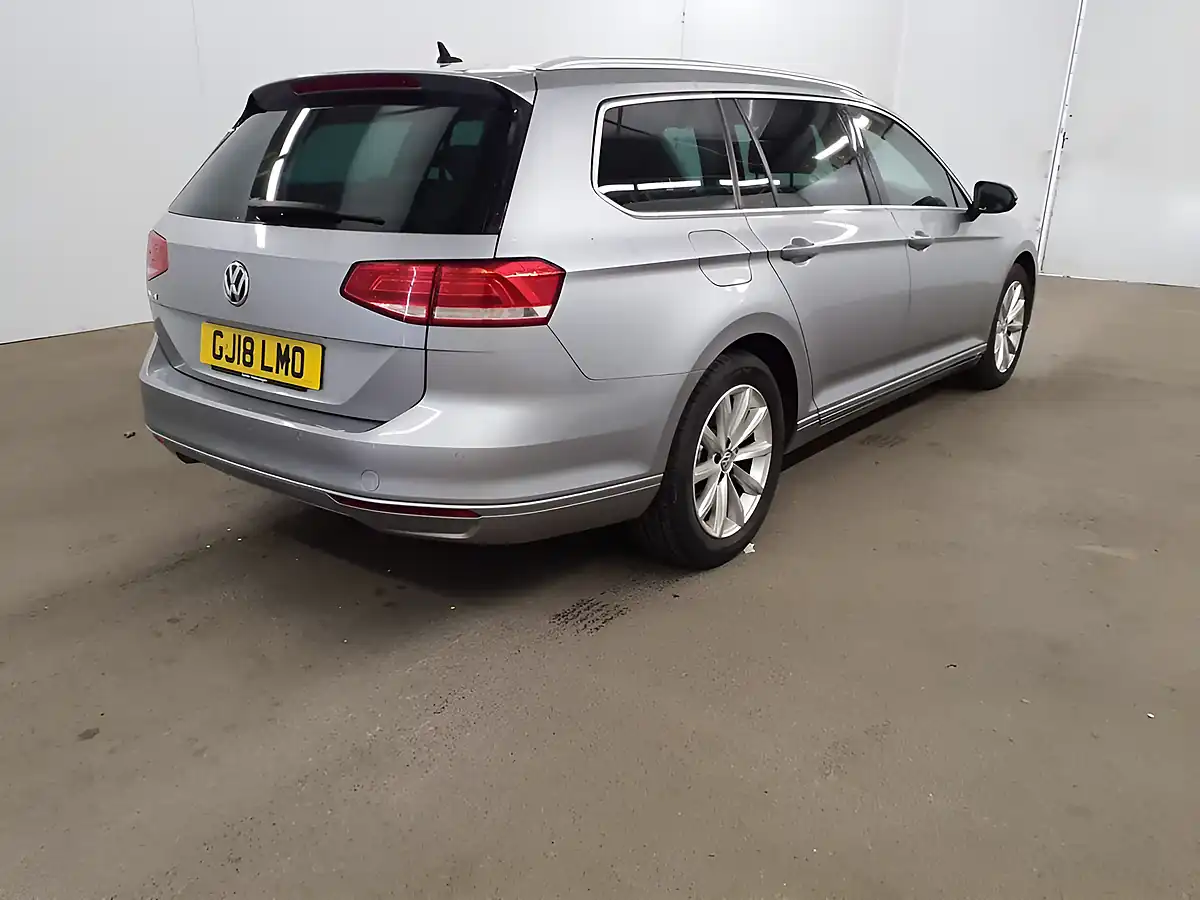 Used 2018 Volkswagen Passat Se Business Edition Silver - Interior and Exterior details 8