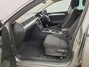 Used 2018 Volkswagen Passat Se Business Edition Silver - Interior and Exterior details 9