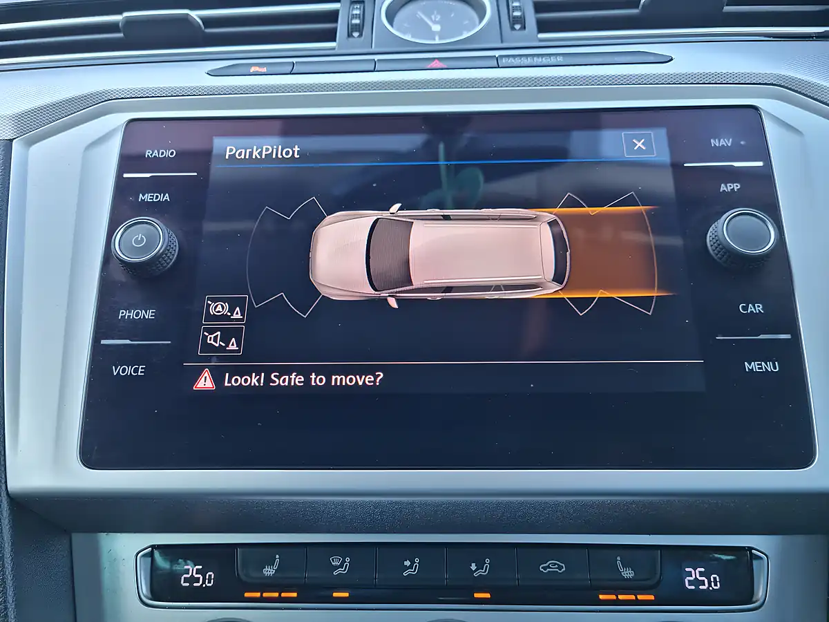 Used 2018 Volkswagen Passat Se Business - Interior and Exterior details 5