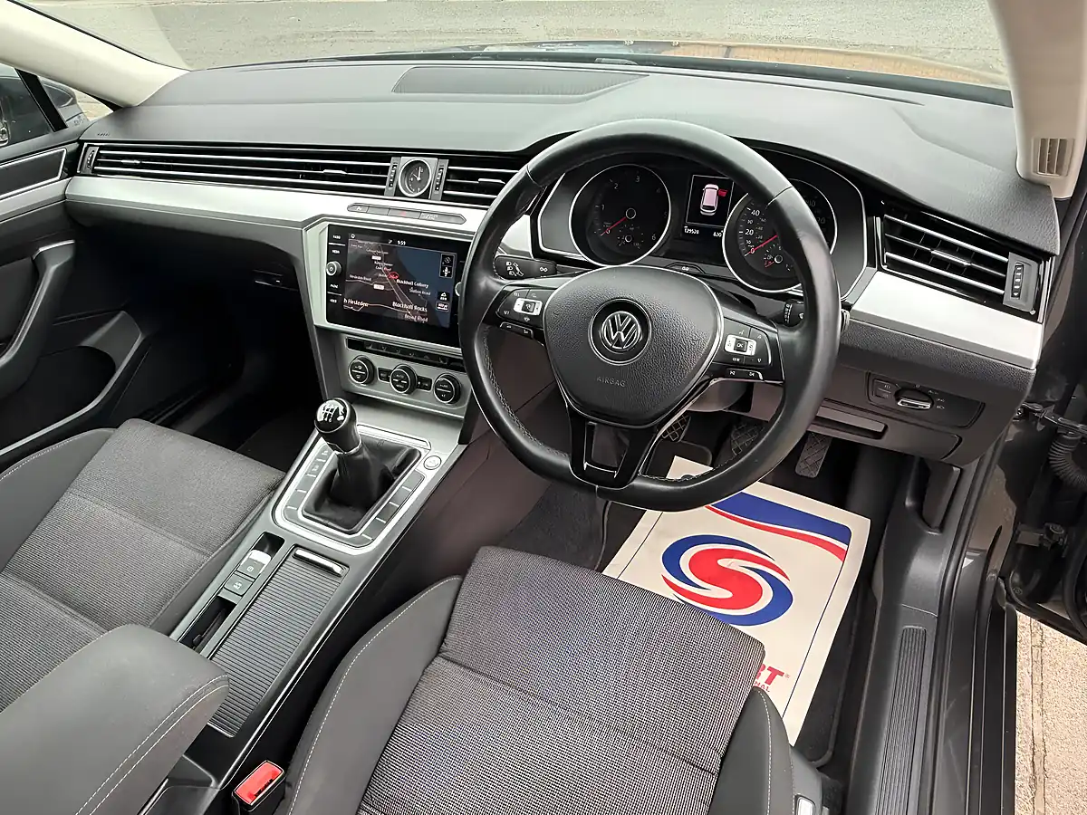 Used 2018 Volkswagen Passat Se Business Manganese Grey - Interior and Exterior details 9