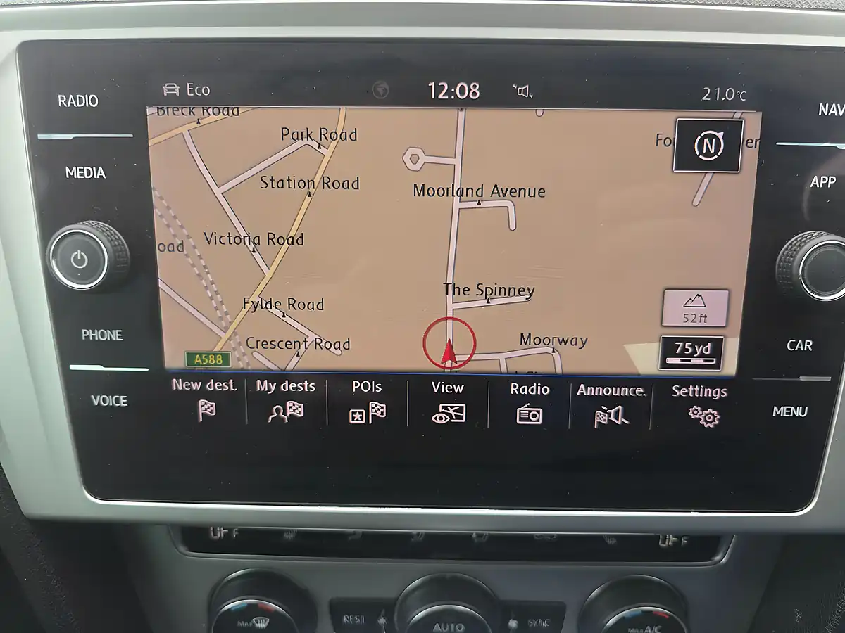 Used 2018 Volkswagen Passat Se Business Silver - Interior and Exterior details 11