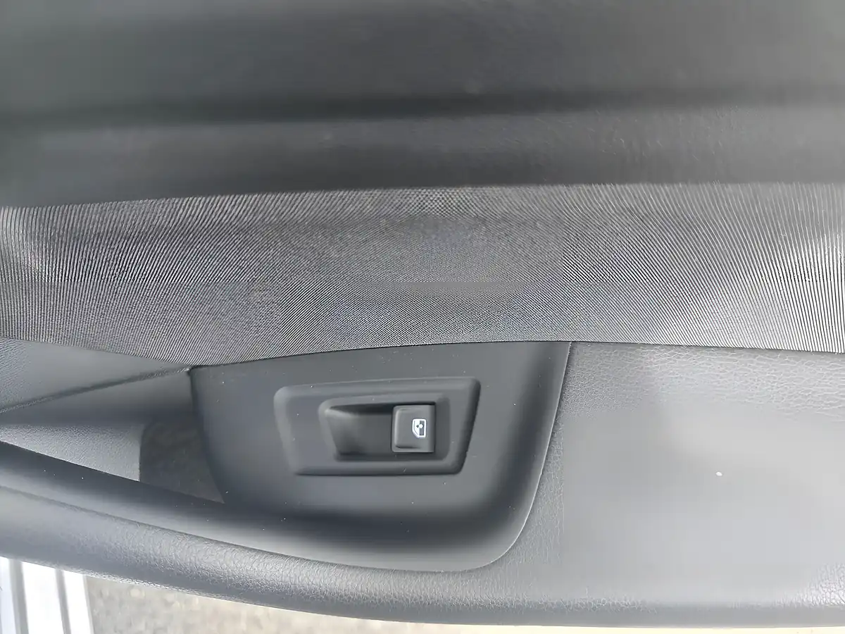 Used 2018 Volkswagen Passat Se Business Silver - Interior and Exterior details 17