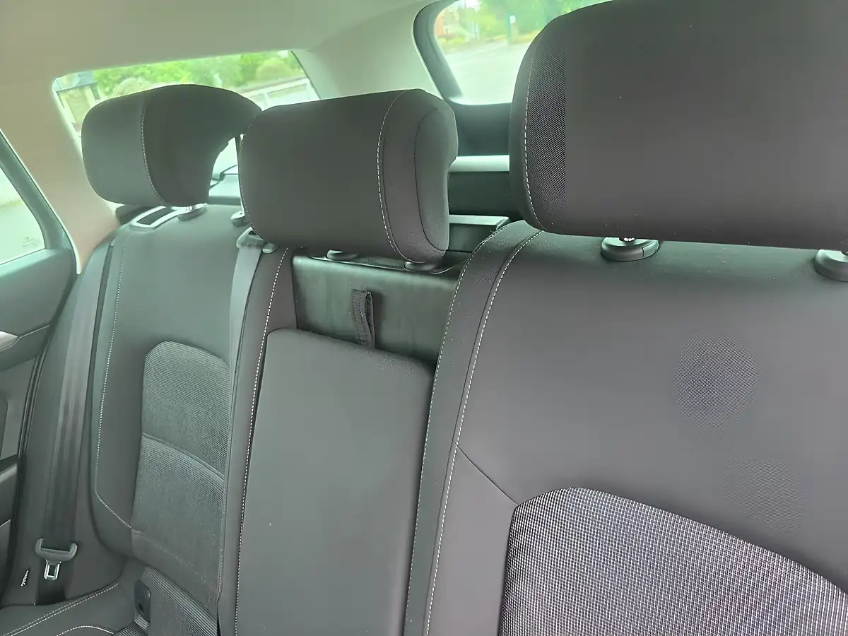 Used 2018 Volkswagen Passat Se Business Silver - Interior and Exterior details 18