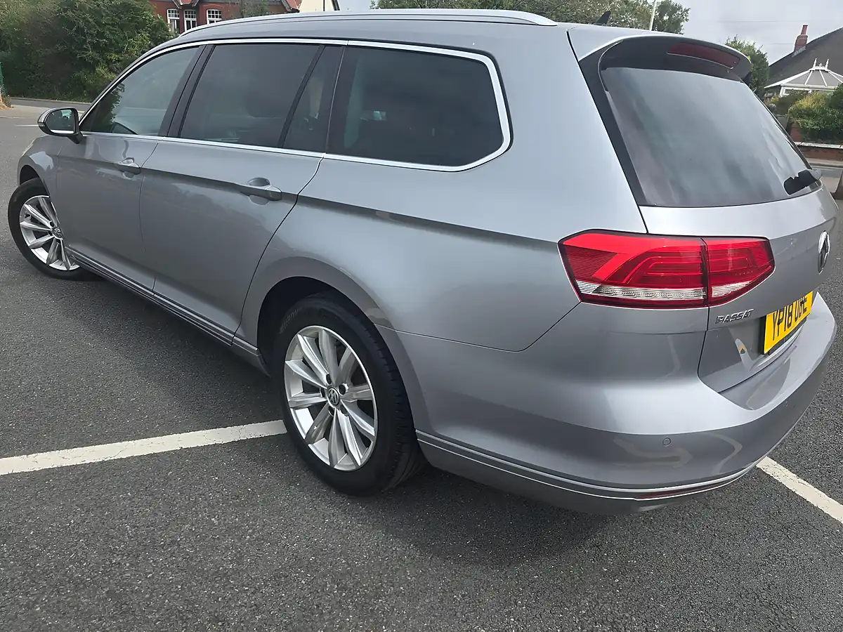 Used 2018 Volkswagen Passat Se Business Silver - Interior and Exterior details 5