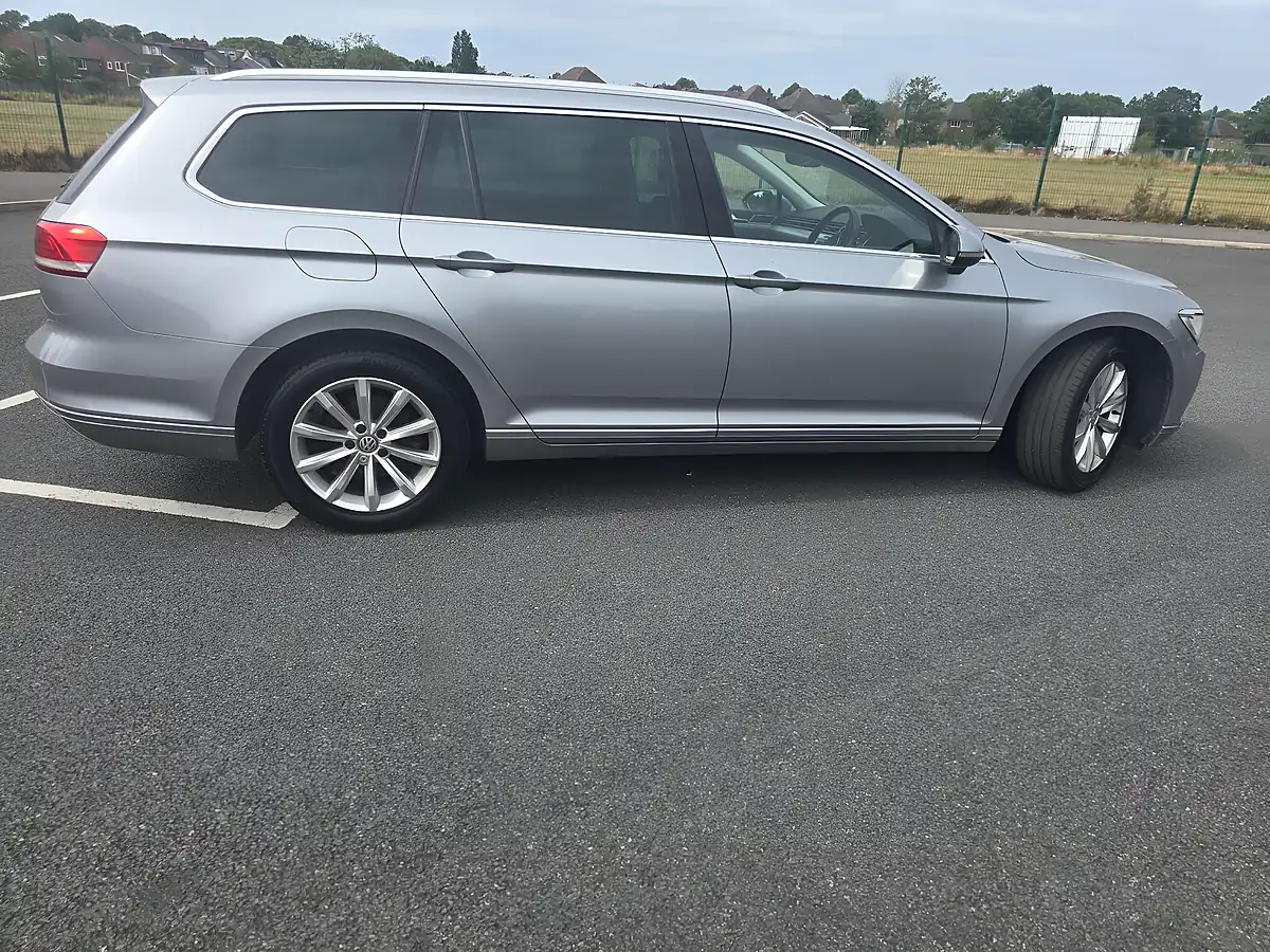 Used 2018 Volkswagen Passat Se Business Silver - Interior and Exterior details 6