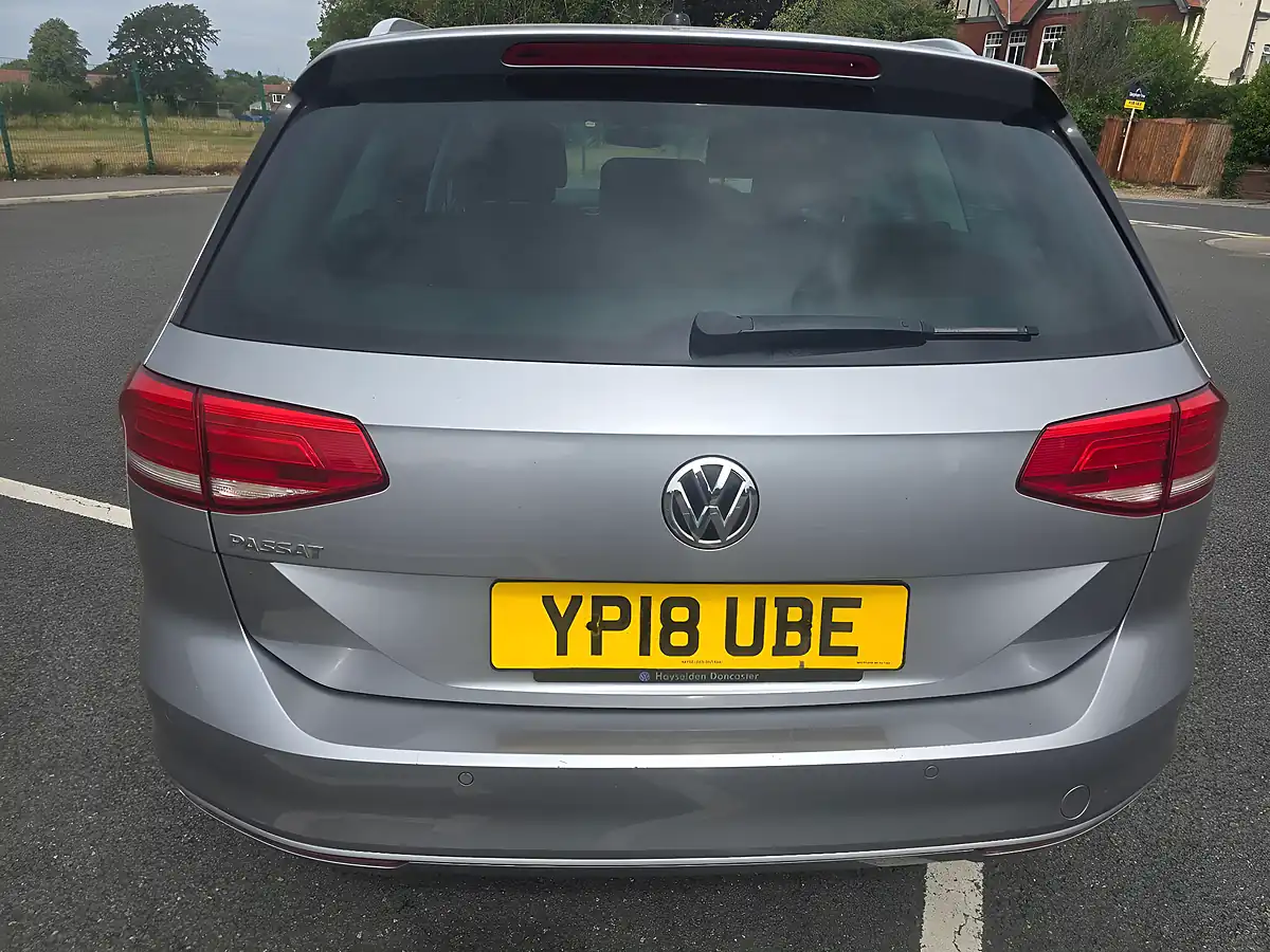 Used 2018 Volkswagen Passat Se Business Silver - Interior and Exterior details 7