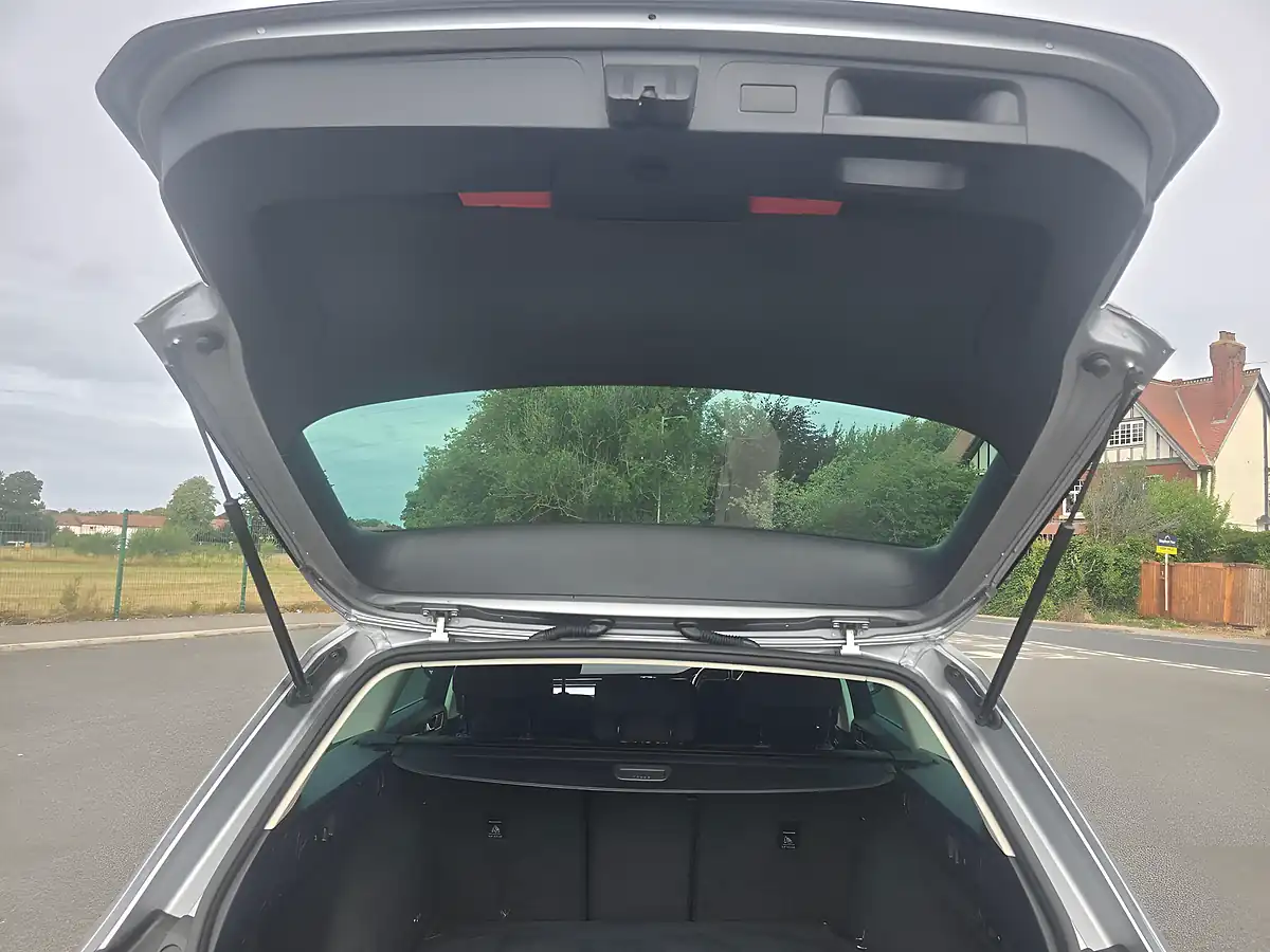 Used 2018 Volkswagen Passat Se Business Silver - Interior and Exterior details 9