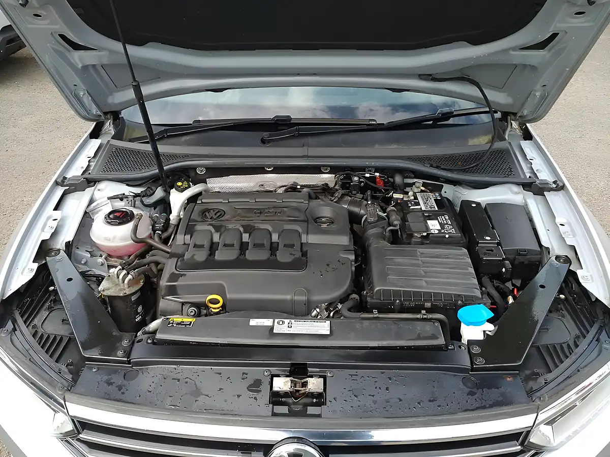 Used 2018 Volkswagen Passat Se Business Silver - Interior and Exterior details 14