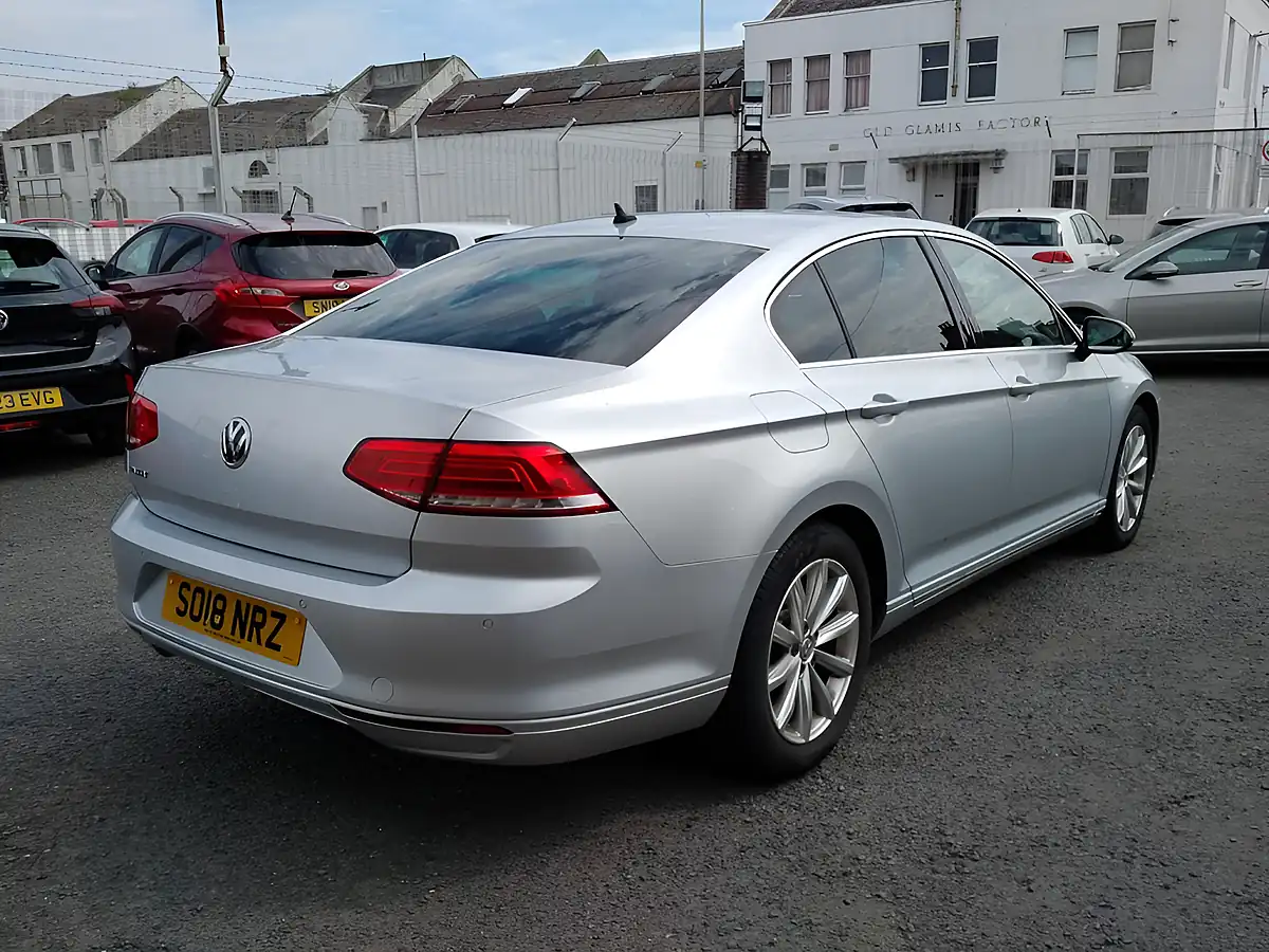 Used 2018 Volkswagen Passat Se Business Silver - Interior and Exterior details 7