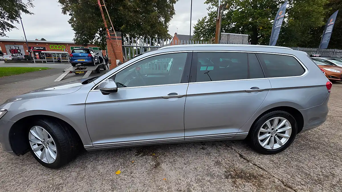 Used 2018 Volkswagen Passat Se Business Silver - Interior and Exterior details 11