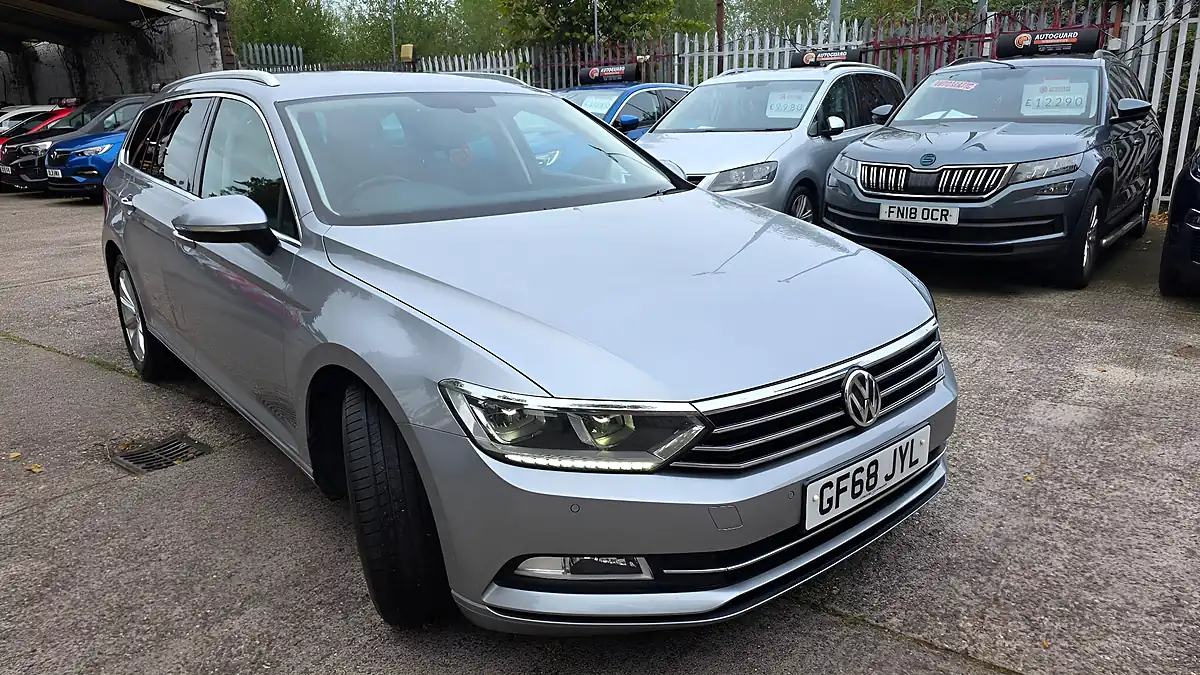 Used 2018 Volkswagen Passat Se Business Silver - Interior and Exterior details 2